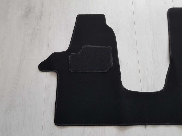 Dywaniki Welurowe VOLKSWAGEN TRANSPORTER T5 T6 Idealnie Dopasowane