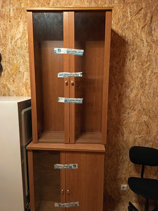 móvel vitrine com quatro portas