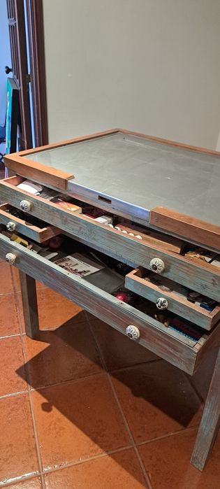Mesa de Ourives  em perfeito estado