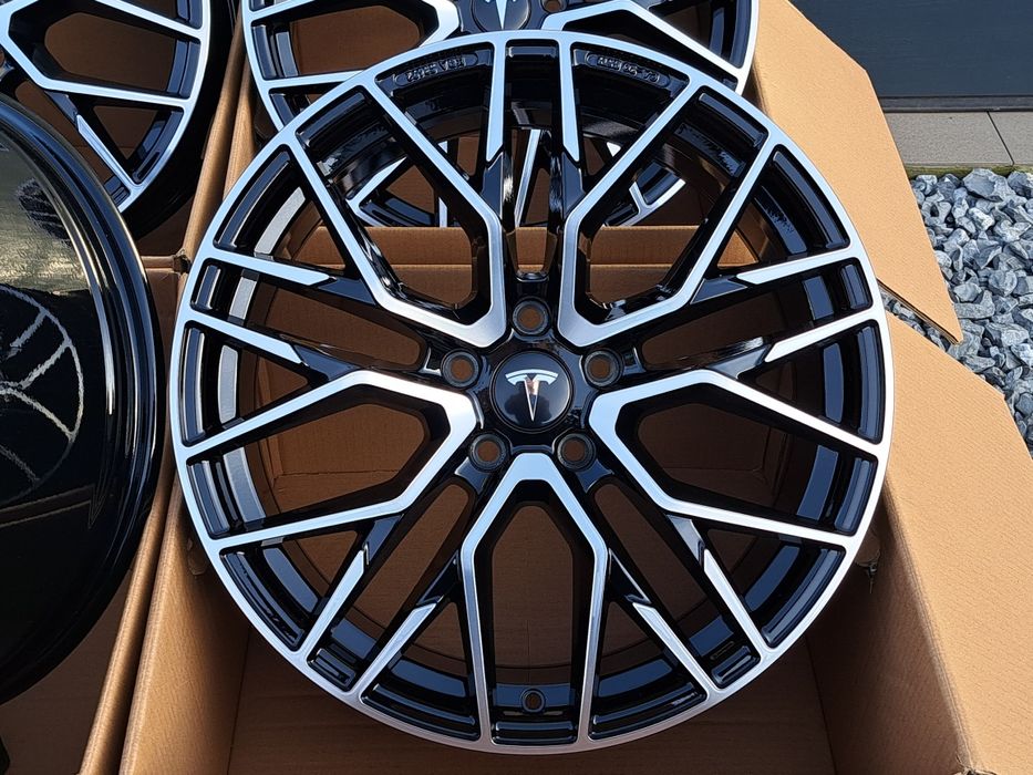 Alufelgi Nowe 19 5x114,3 TESLA Y  CNC CA20