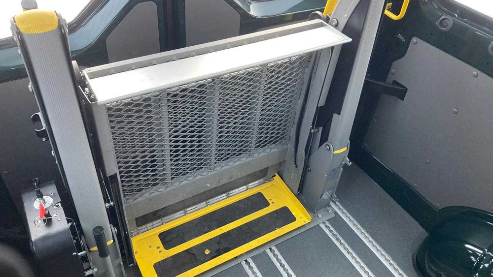 VW Crafter * przewóz osoby z niepełnosprawnością na wózku * PFRON *