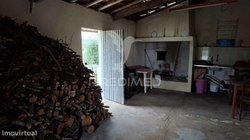 Moradia T1 pronta a Habitar com Terreno, Santos, Santarém.
