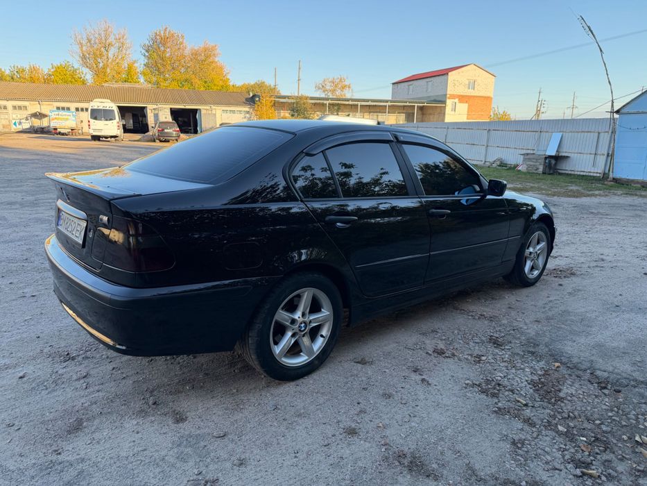 BMW E46 318i.