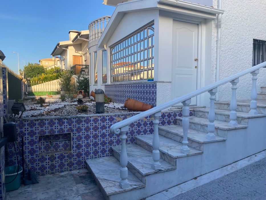 Moradia com Piscina em S. Joao de Ver