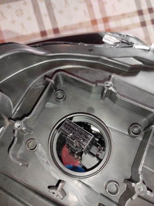Farol direito de Audi A3 8V – Xenon + Luz Diurna LED