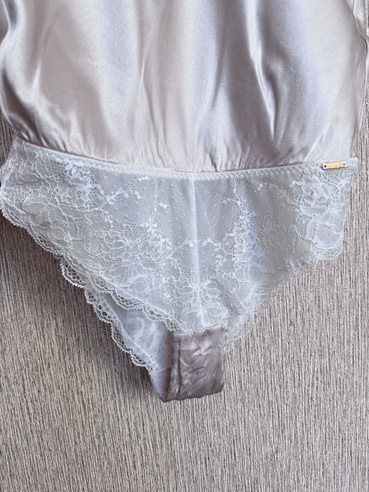 ніжний боді зі вставками мережива на тоненький брителях Autograph