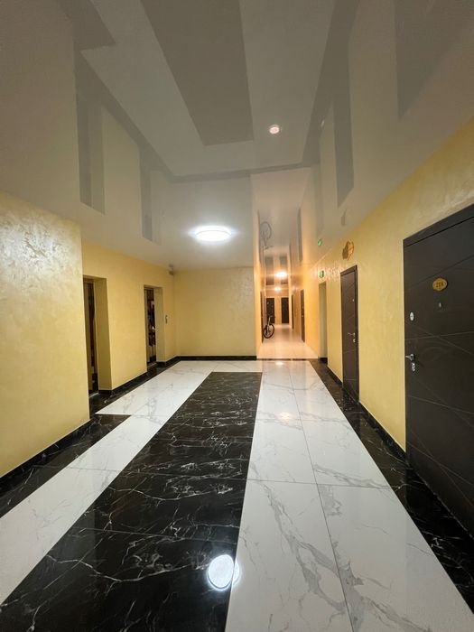 Без% Продається трикімнатна квартира в Park Plaza, Чабани, РОЗСТРОЧКА