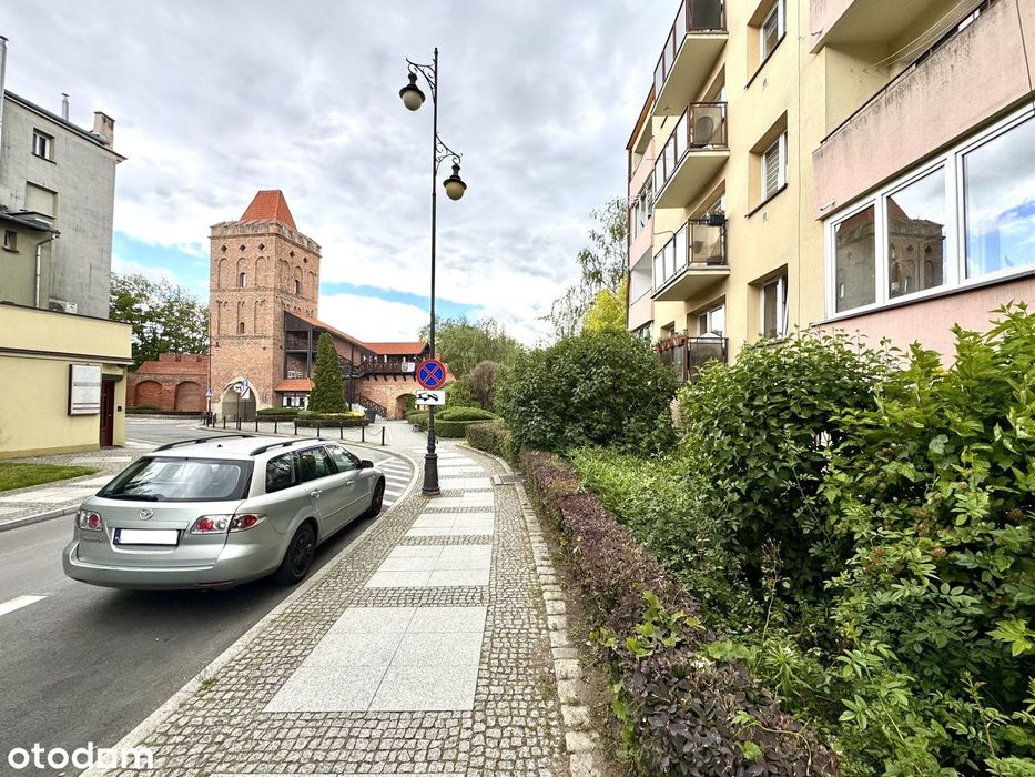 2- pokojowe mieszkanie z balkonem i widokiem na Bramę Wrocławską!