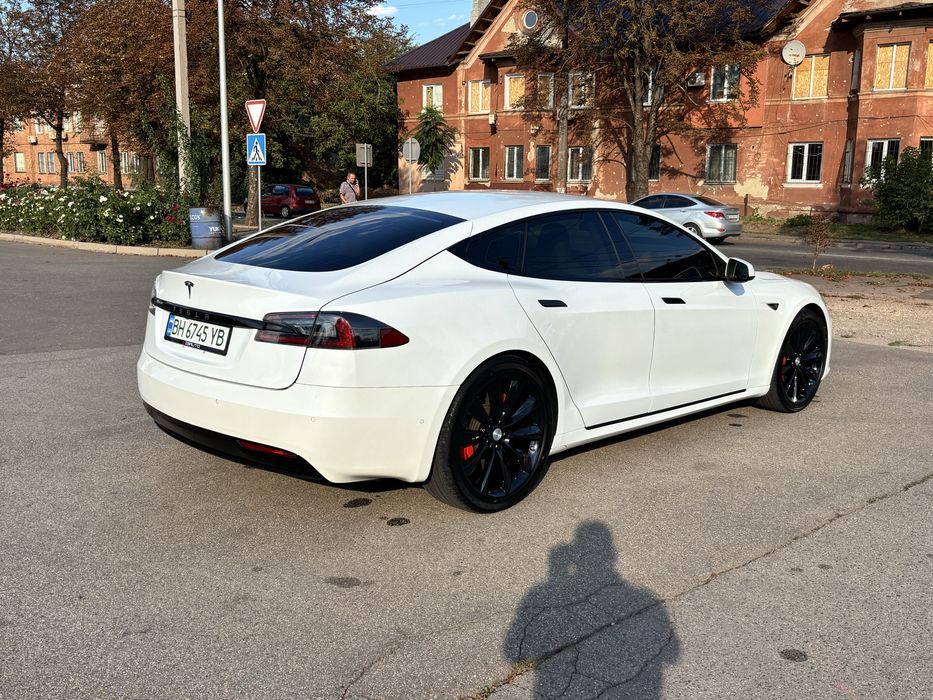 Tesla model S 75