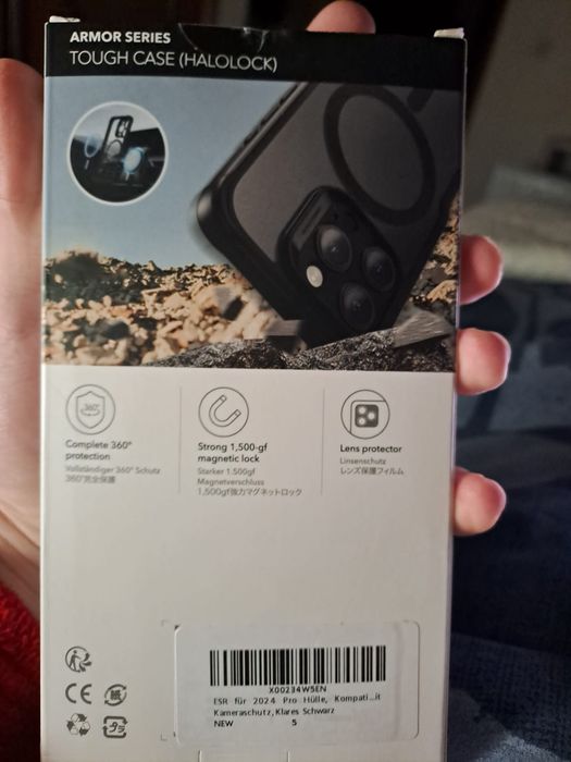 Vendo capa telemóvel nova, compatível com o phone 16 pro