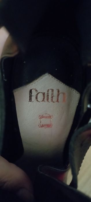 Botki skórzane na słupku faith 40