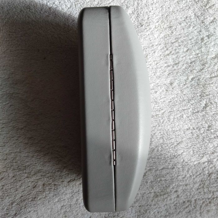 Calvin Klein etui do okularów