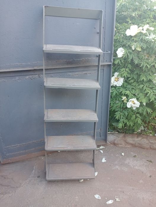 Продам железную лестницу.