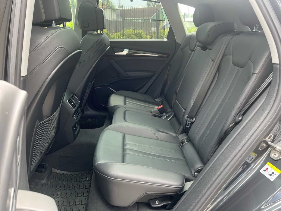 Audi Q5      2020