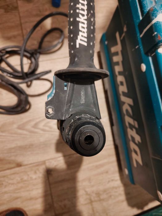 Młotowiertarka Makita HR2630, 800W Wiertarka udarowa walizka