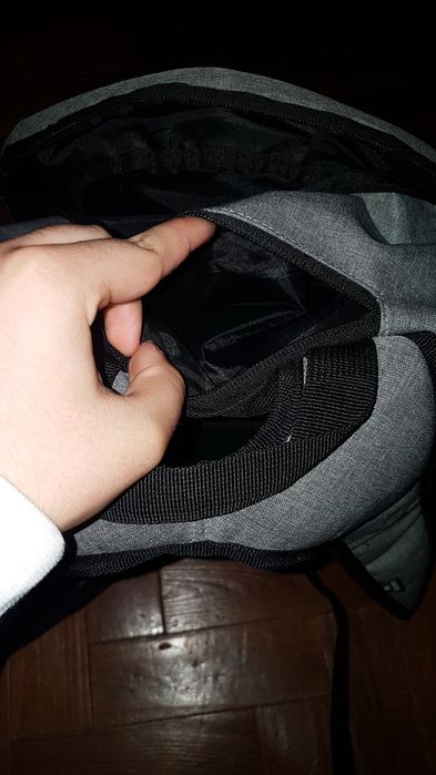 Mochila Cinzenta Nova
