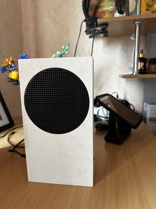 Xbox series S, 512гб, 2 геймпади