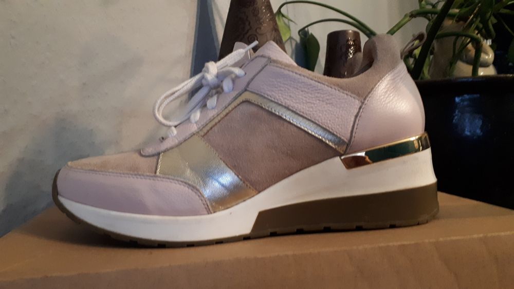 Arturo Vicci  skórzane sneakersy damskie 39