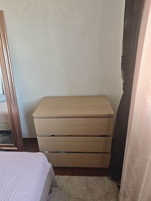 Cama  espelho cómoda e mesinha