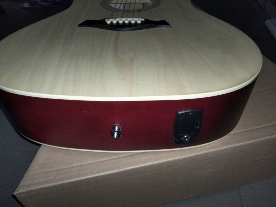 Guitarra cutaway - eletrificada