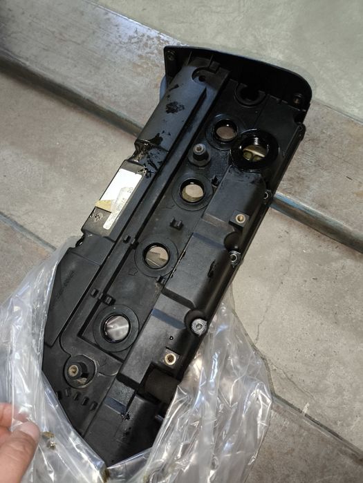 Кришка клапанов хюндай Туксон 2008,2.0бенз