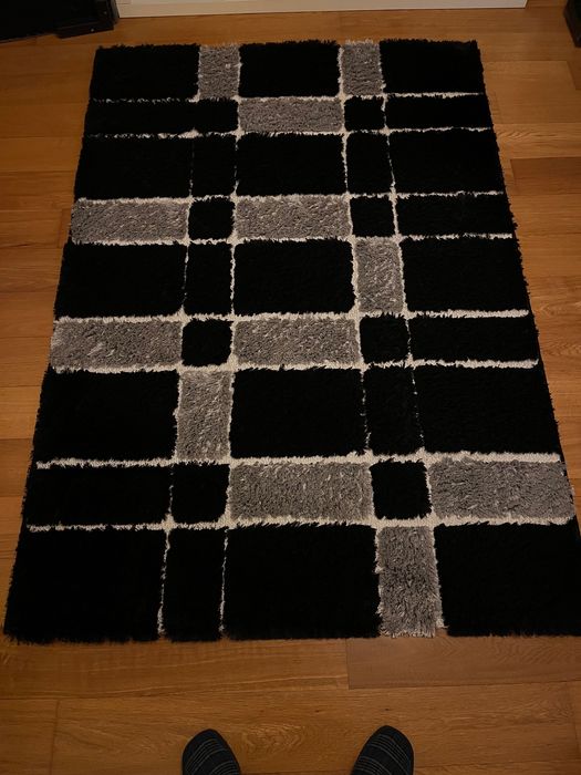 Carpetes em bom estado de conservação