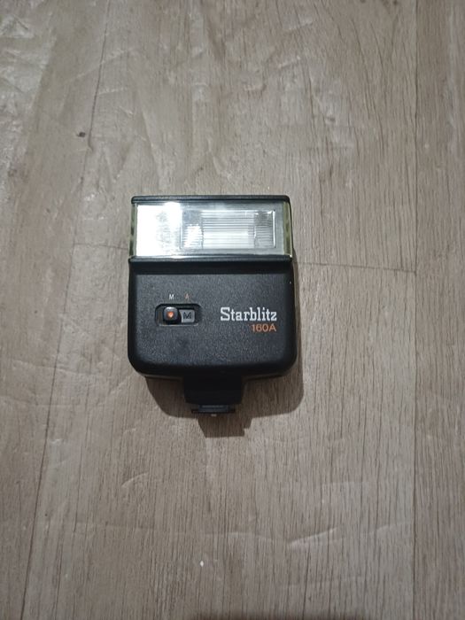 автоматическая вспышка Starblitz 160A.