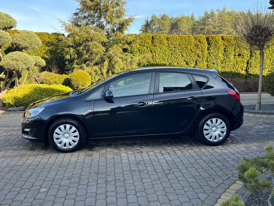 Opel Astra 2015, 1.6 16V, Po pełnym serwisie, Zero wkładu