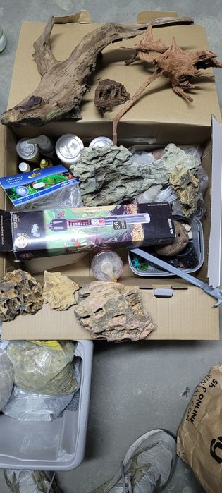 Mix rzeczy do akwarium min. Korzenie, skały dragon stone itp