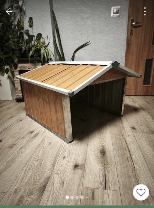Garaż domek dla robota koszącego
