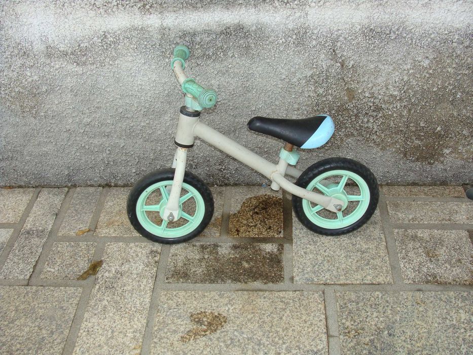 Bicicleta de Equilíbrio (sem pedais) para Criança