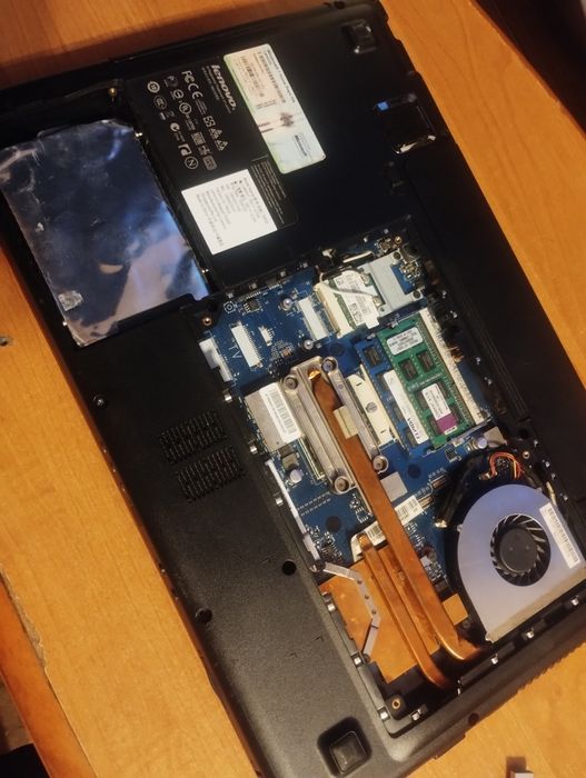 Lenovo IdeaPad Y550p/i7/4gb/320gb/1gb Grafika