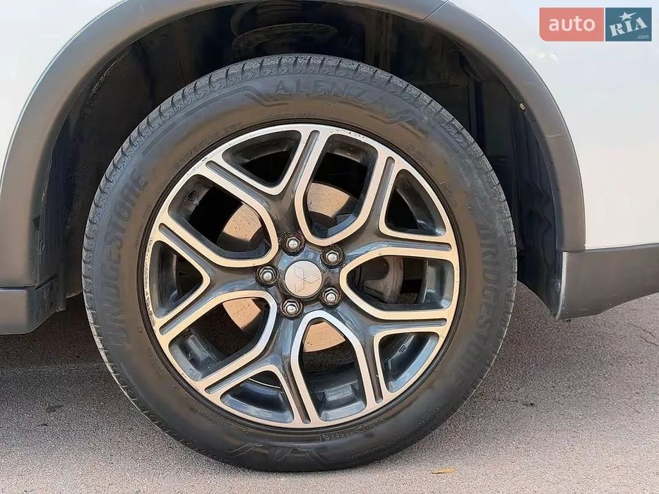 Mitsubishi outlander lll