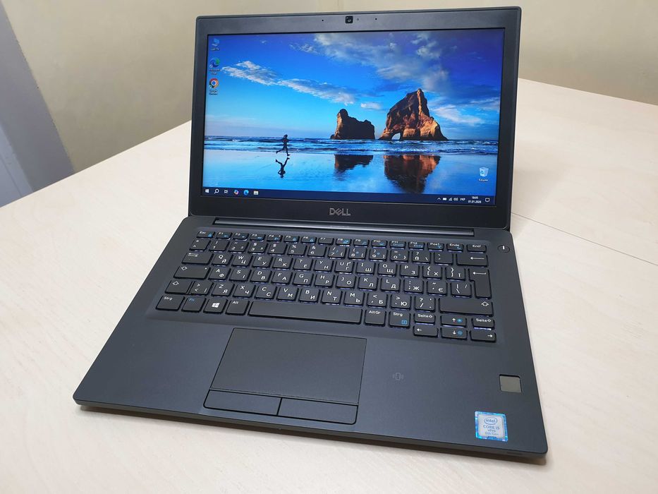 Потужний ноутбук Dell / 4 ядра Intel Core i5-8350/SSD/Батарея 6 годин