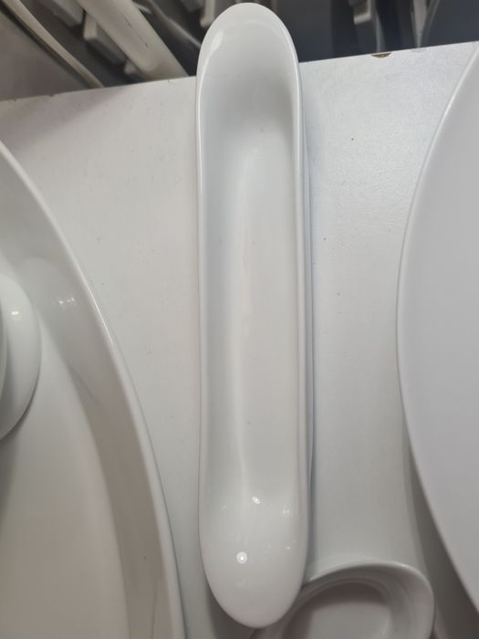 Serviço de jantar em porcelana para 12 pessoas