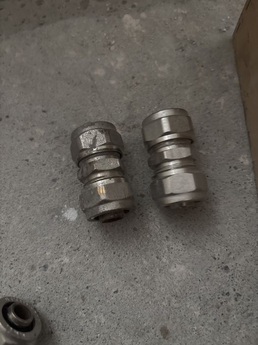 Trojnik 16 pex 16x1/2 gw x 16 skrecane