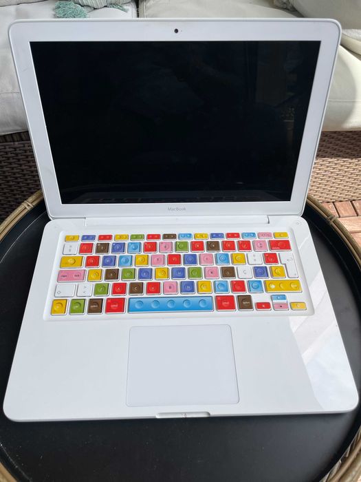 MACBOOK CLÁSSICO BRANCO BRILHANTE (2009) - Colecção