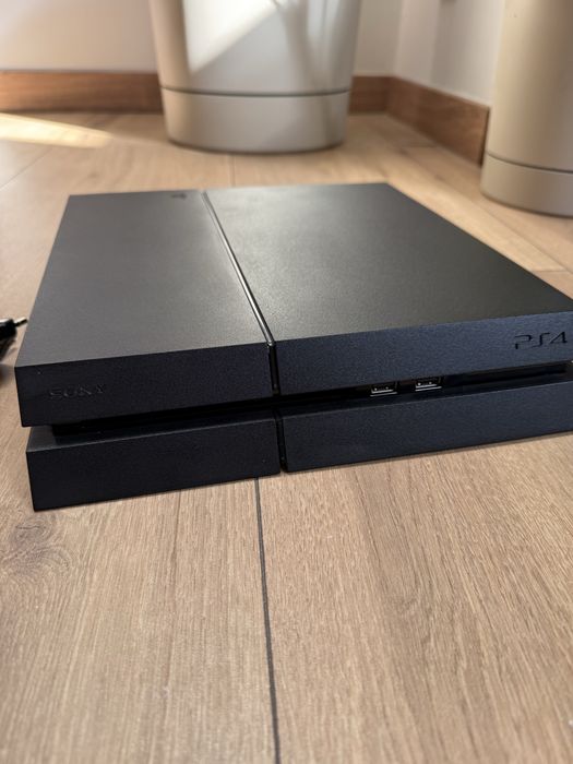 Konsola ps4 fat