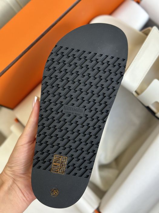 Шльопанці Hermes Chypre