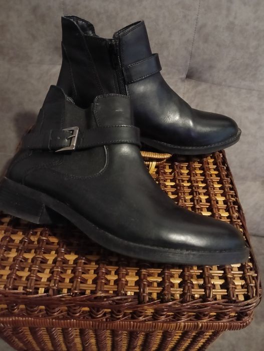 Buty botki czarne 38