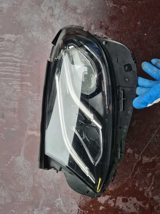 Mercedes E Klasa W213 reflektor lampa lewy przód LED