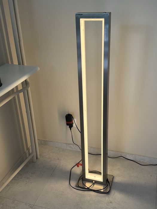 Przepiekna lampa z regulacja - nowoczesna