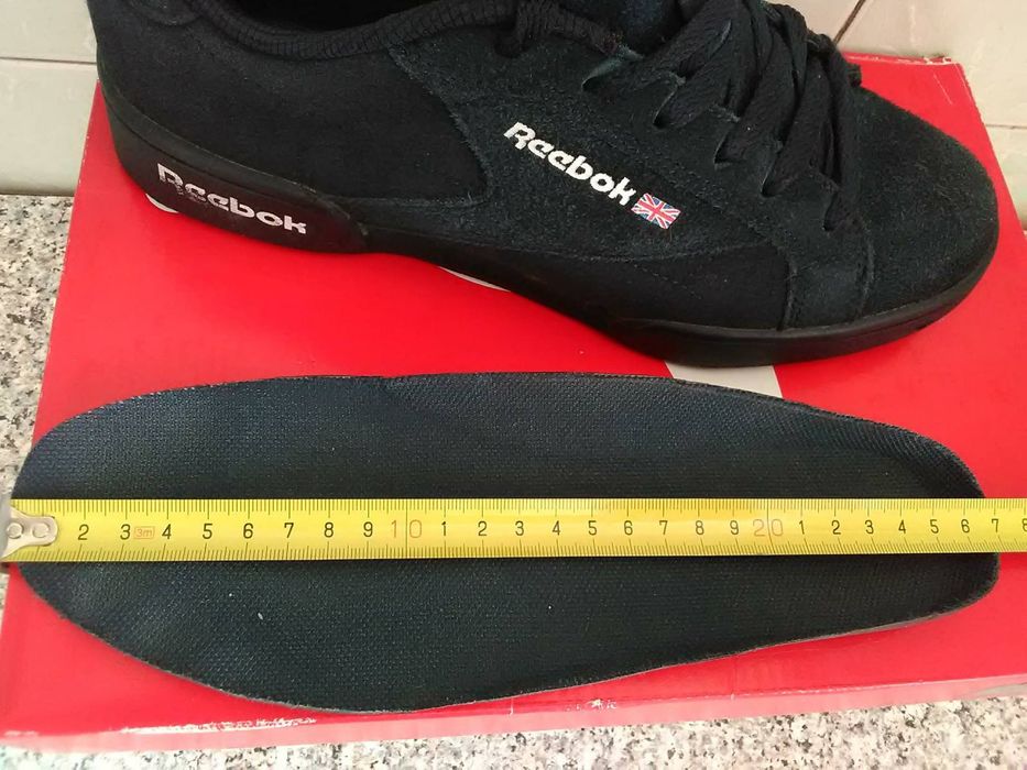 Кросівки Reebok.