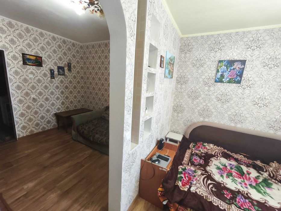 ТЕРМІНОВО! Продам 1-но кімнатну квартиру з меблями і технікою!