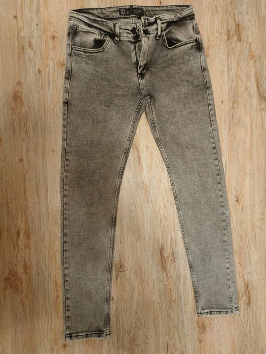 Чоловічі джинси.