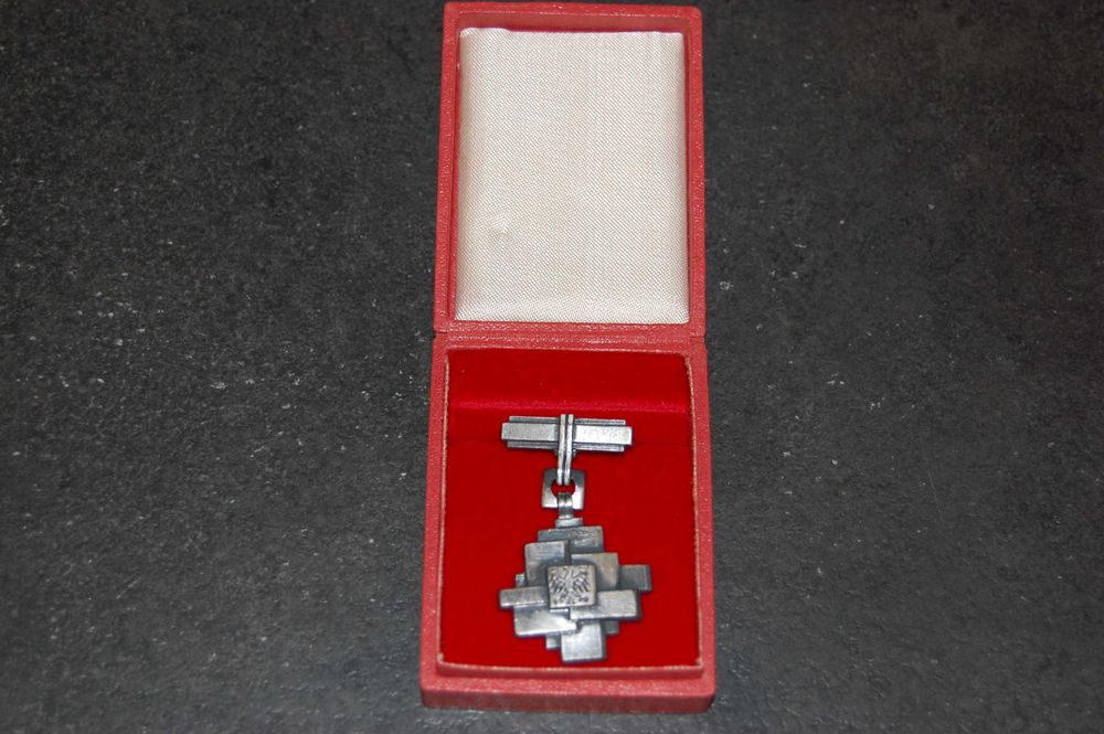 Medal - Zasłużony dla Budownictwa