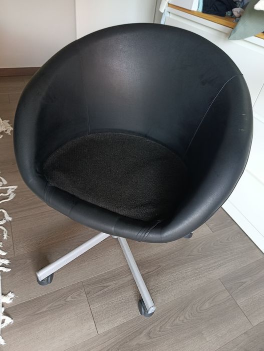 Cadeirão IKEA usado, preto