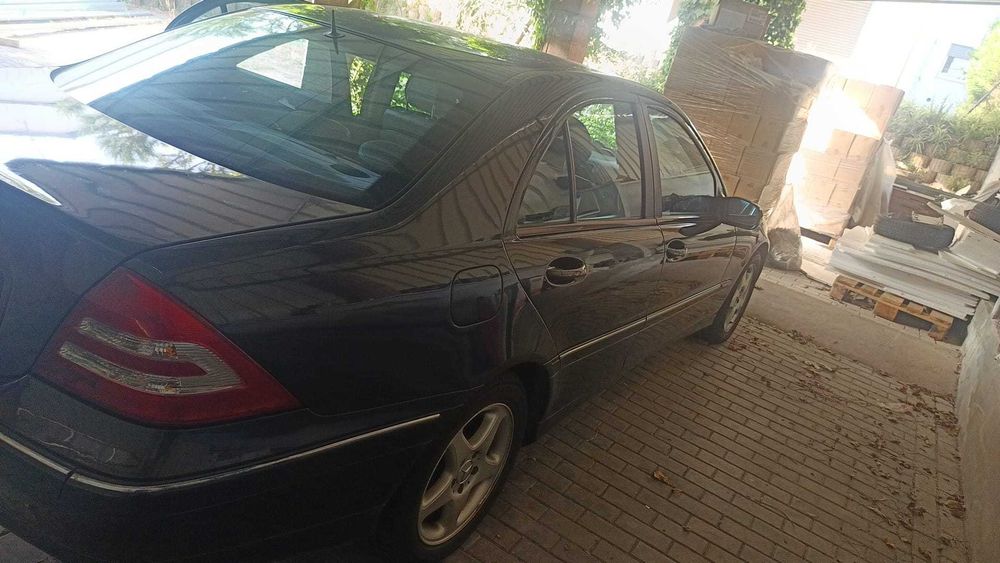Mercedes com motor GPL/Gasolina em boas condições