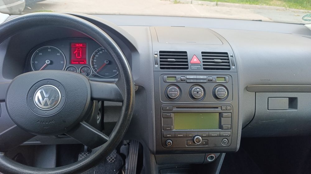VW Touran 2006, дизель 2.0