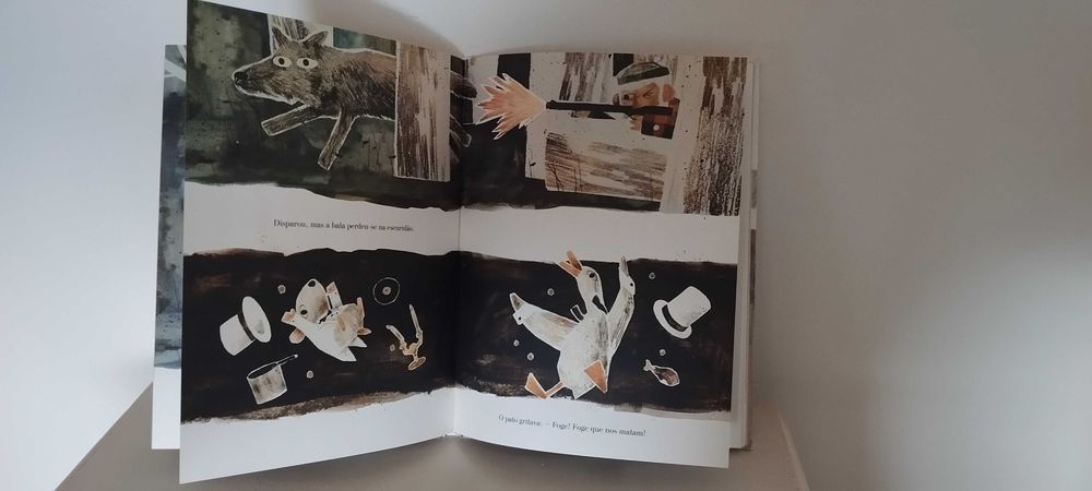 Livro A pequena sereia e O lobo, o pato & o rato